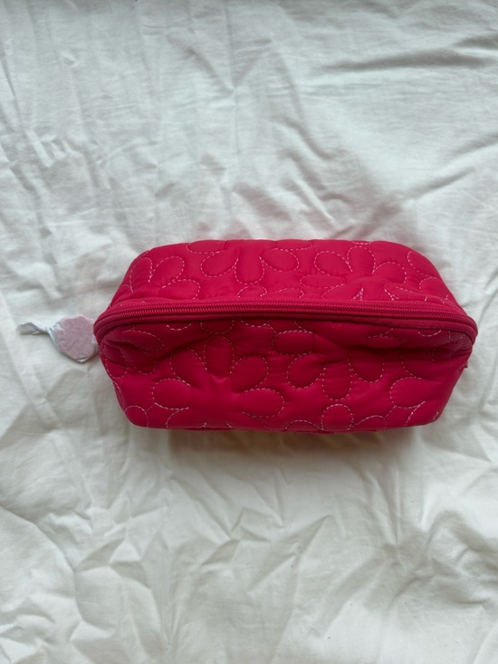 Benefit Handbags - Benefit Cosmetics Bright Pink Quilted Daisy Cosmetic Case NWT
